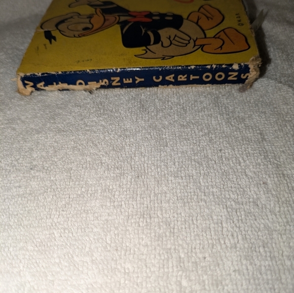 Disney Retro Mickey Mouse Yellow and Red Home Movie - Picture 4 of 7